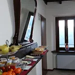 Del Borgo In Langa 3* Prunetto