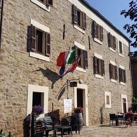 Del Borgo فندق مبيت وإفطار Prunetto