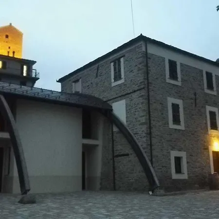 Del Borgo In Langa לינה וארוחת בוקר Prunetto