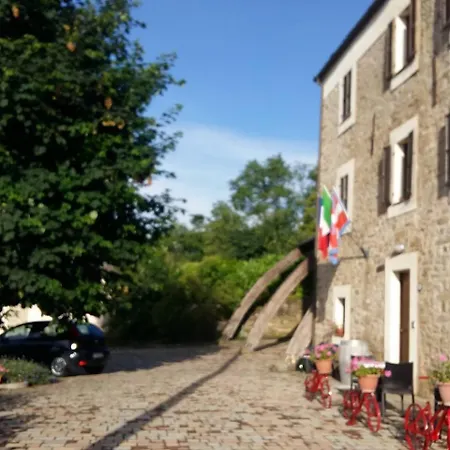 Del Borgo In Langa Prunetto