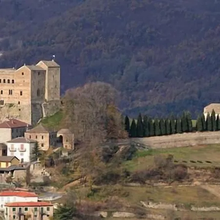 Del Borgo In Langa 3* Prunetto