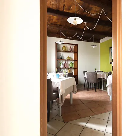 Del Borgo In Langa 3* Prunetto
