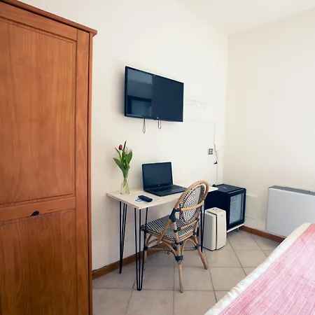 Frühstückspension Del Borgo In Langa 3*